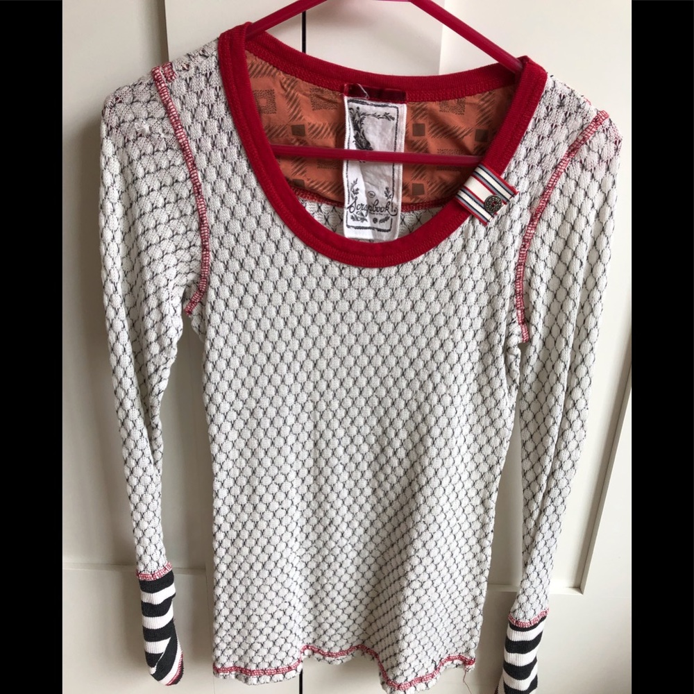 Lightweight sweater
